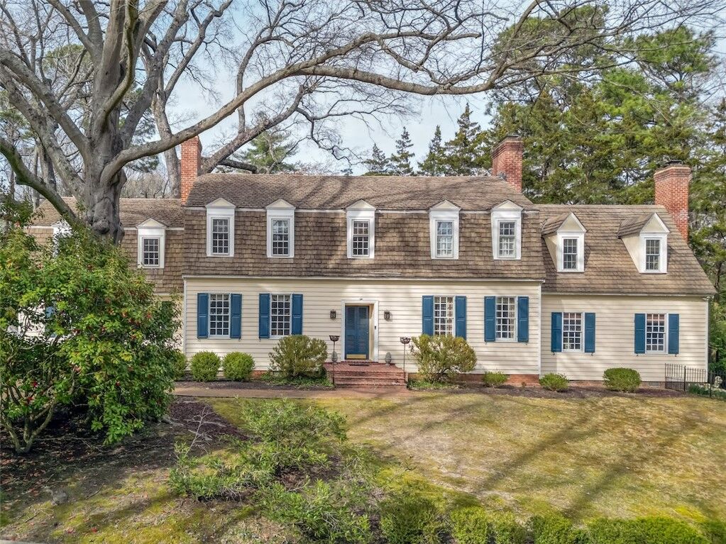 Property Photo:  117 Walnut Hills Drive  VA 23185 