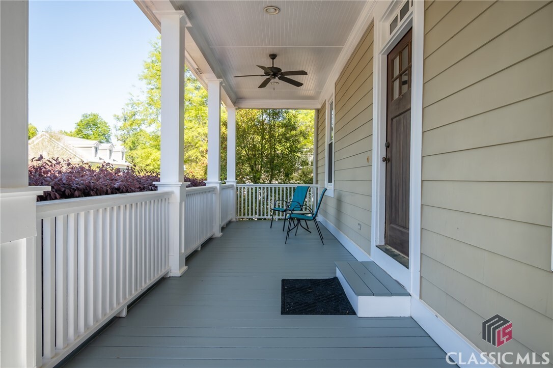 Property Photo: 15 Chestnut Oak Run GA 30607