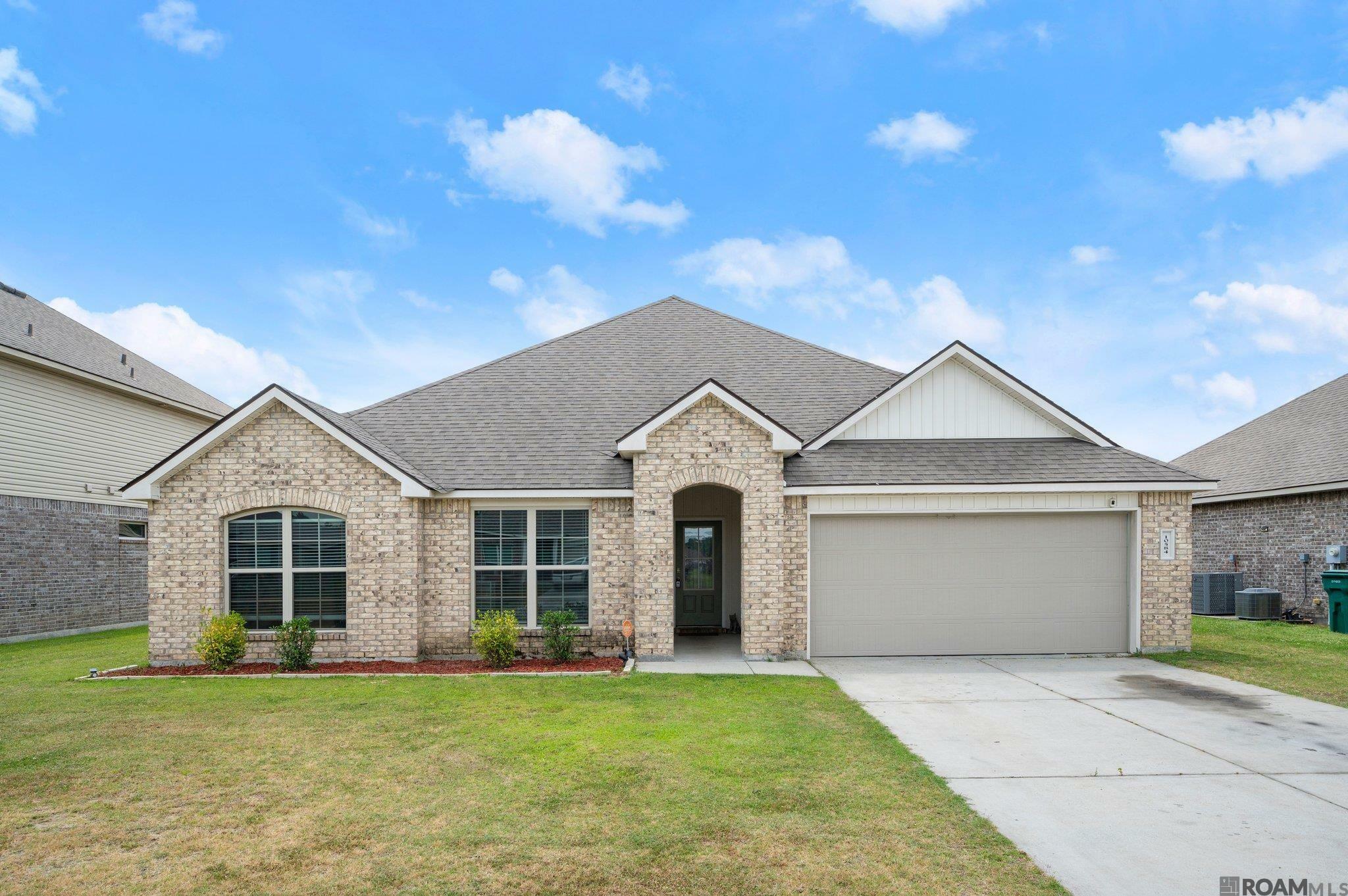 Property Photo: 10584 Trailside Dr LA 70706
