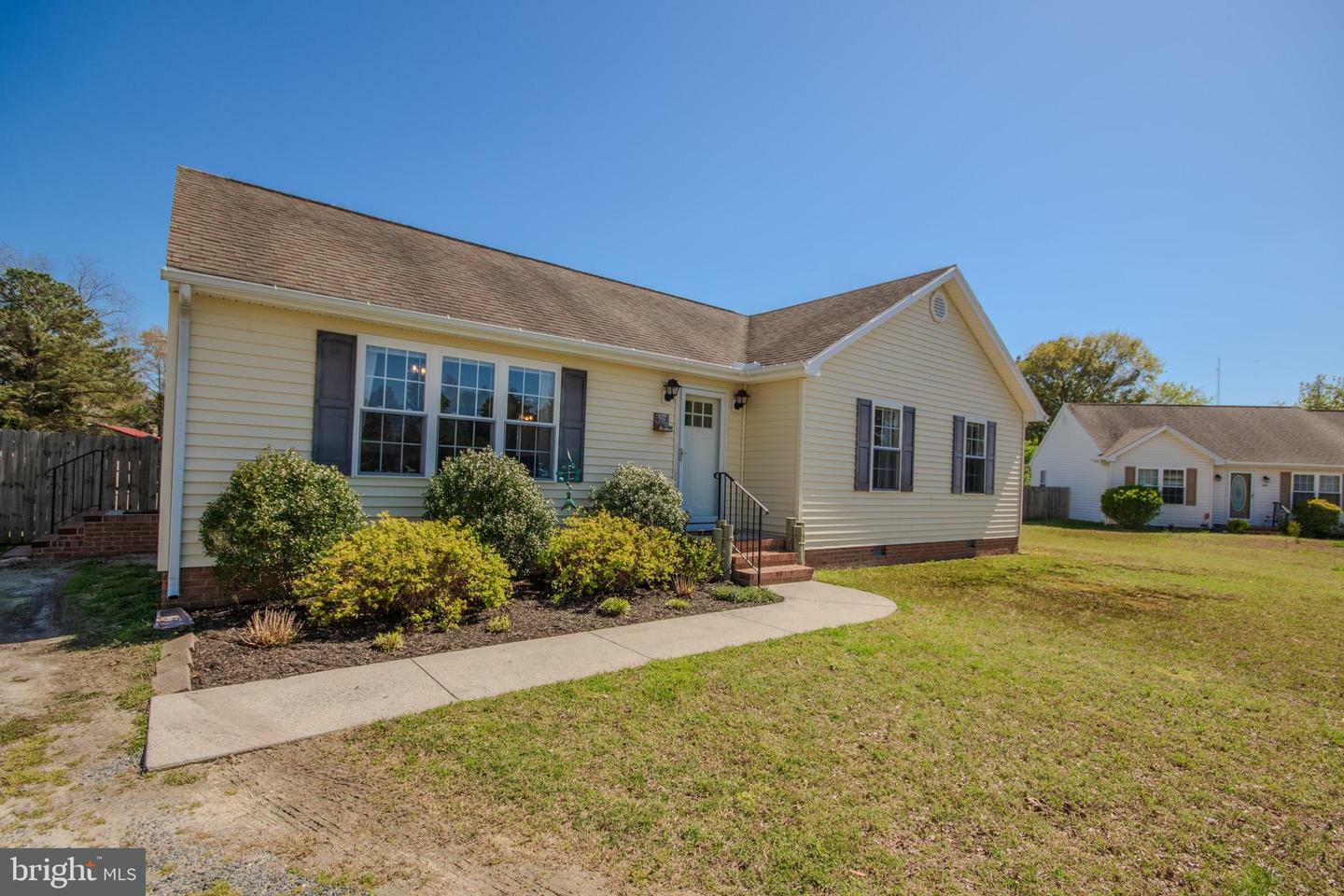 Property Photo: 201 Herbal Court MD 21826