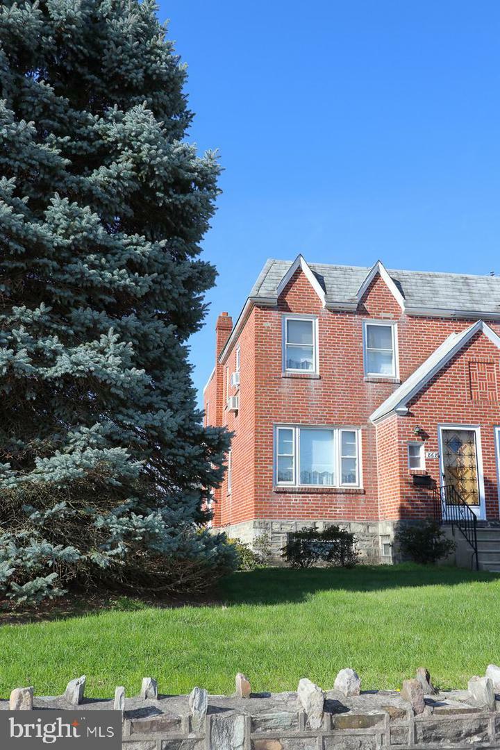 868 Medway Road  Philadelphia PA 19115 photo