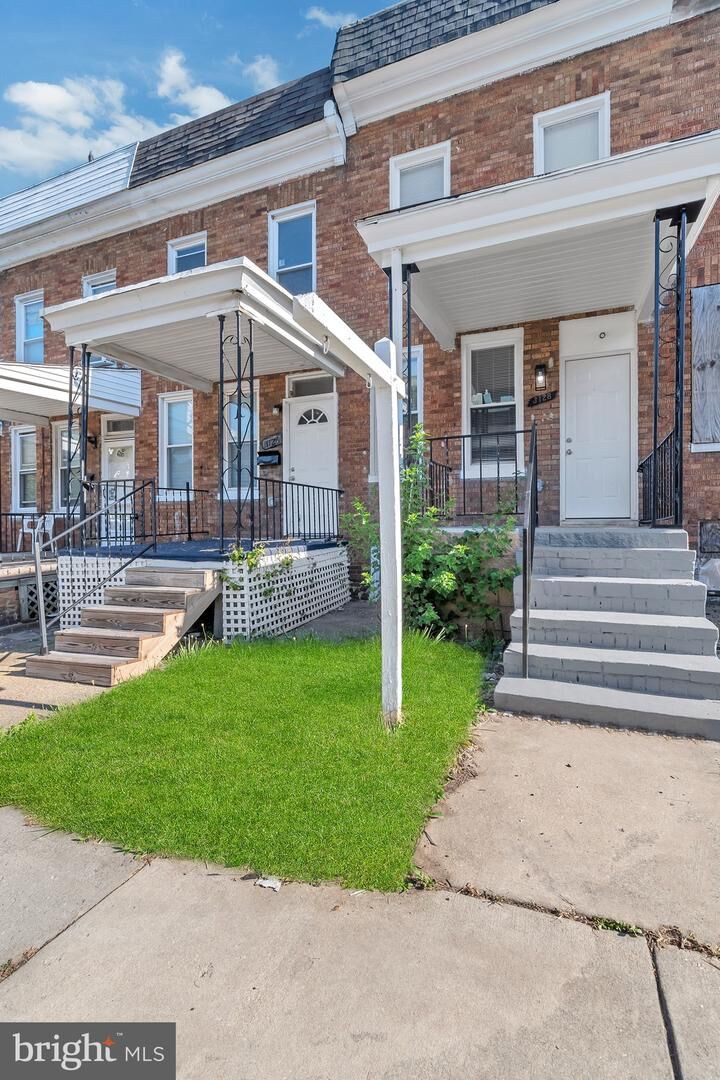 Property Photo: 3128 Ravenwood Avenue MD 21213