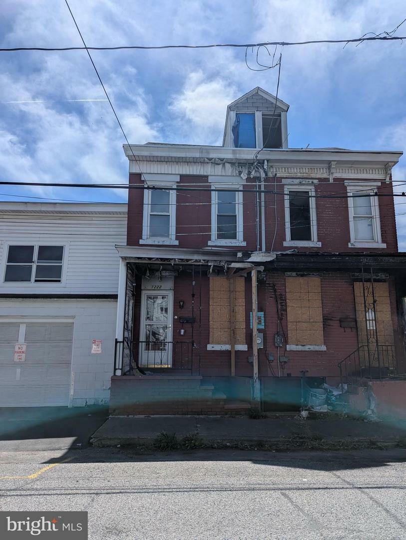 Property Photo: 1222 E Market Street PA 17948