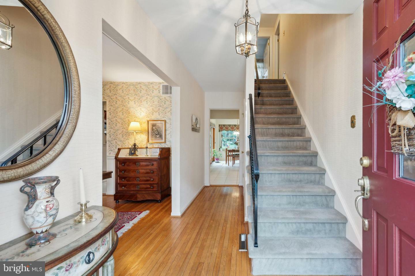 Property Photo: 2 N Lakeside Dr W NJ 08055