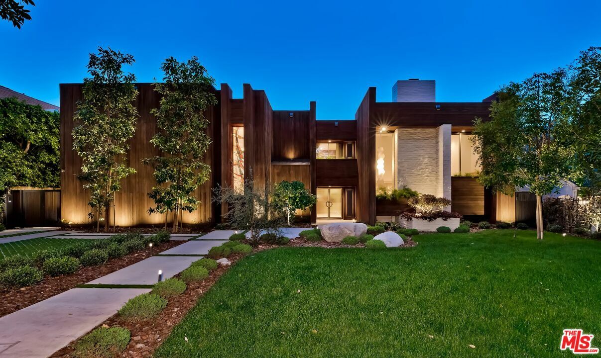 Property Photo: 604 N Alpine Dr CA 90210