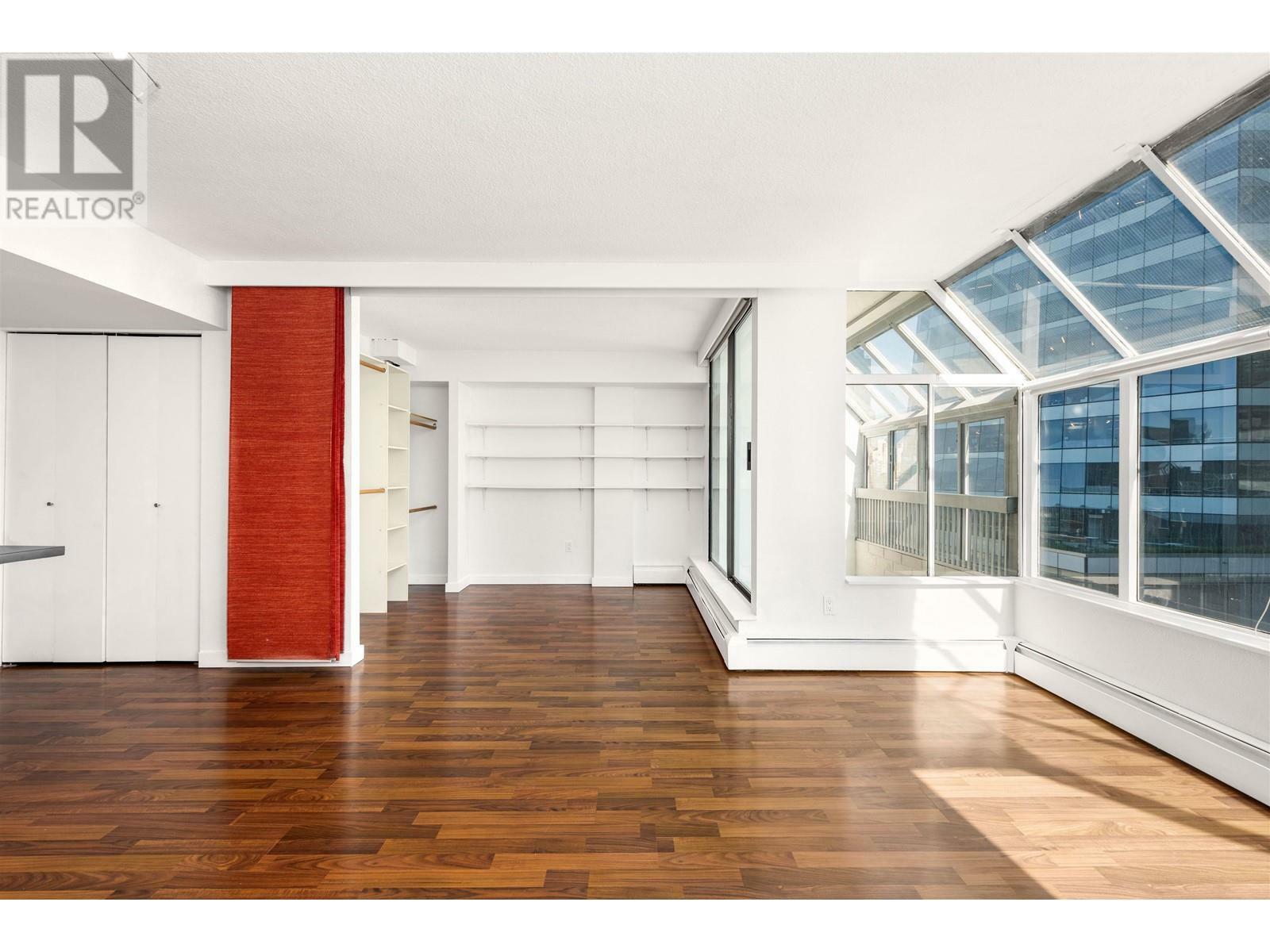 Property Photo: 950 Drake Street 901 BC V6Z 2B9