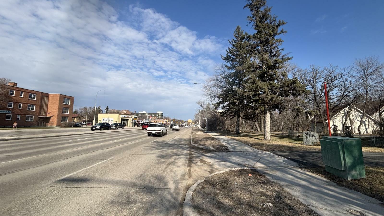 Property Photo:  2194 Portage Avenue  MB R3J 0M2 
