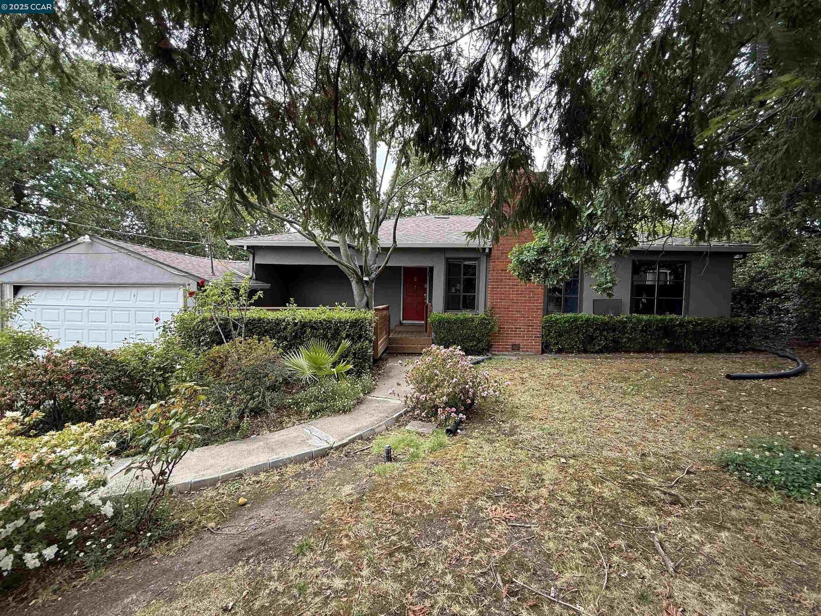 Property Photo: 1580 3rd Ave CA 94597