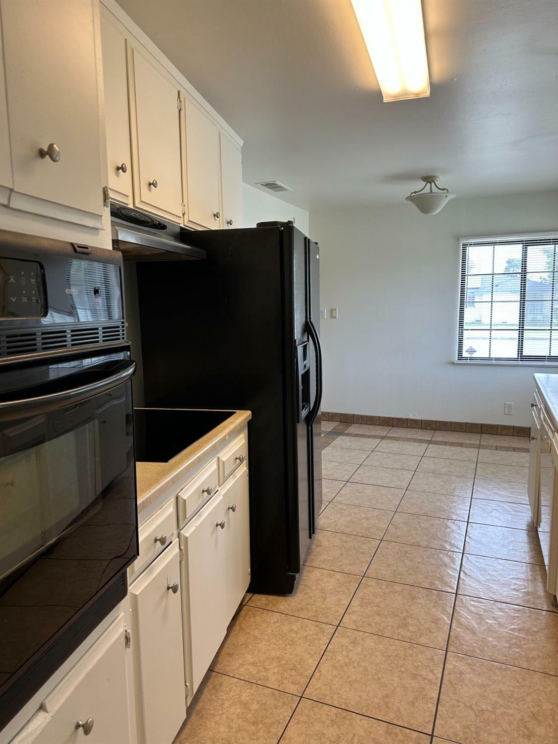 Property Photo: 3907 E Dayton Avenue CA 93726