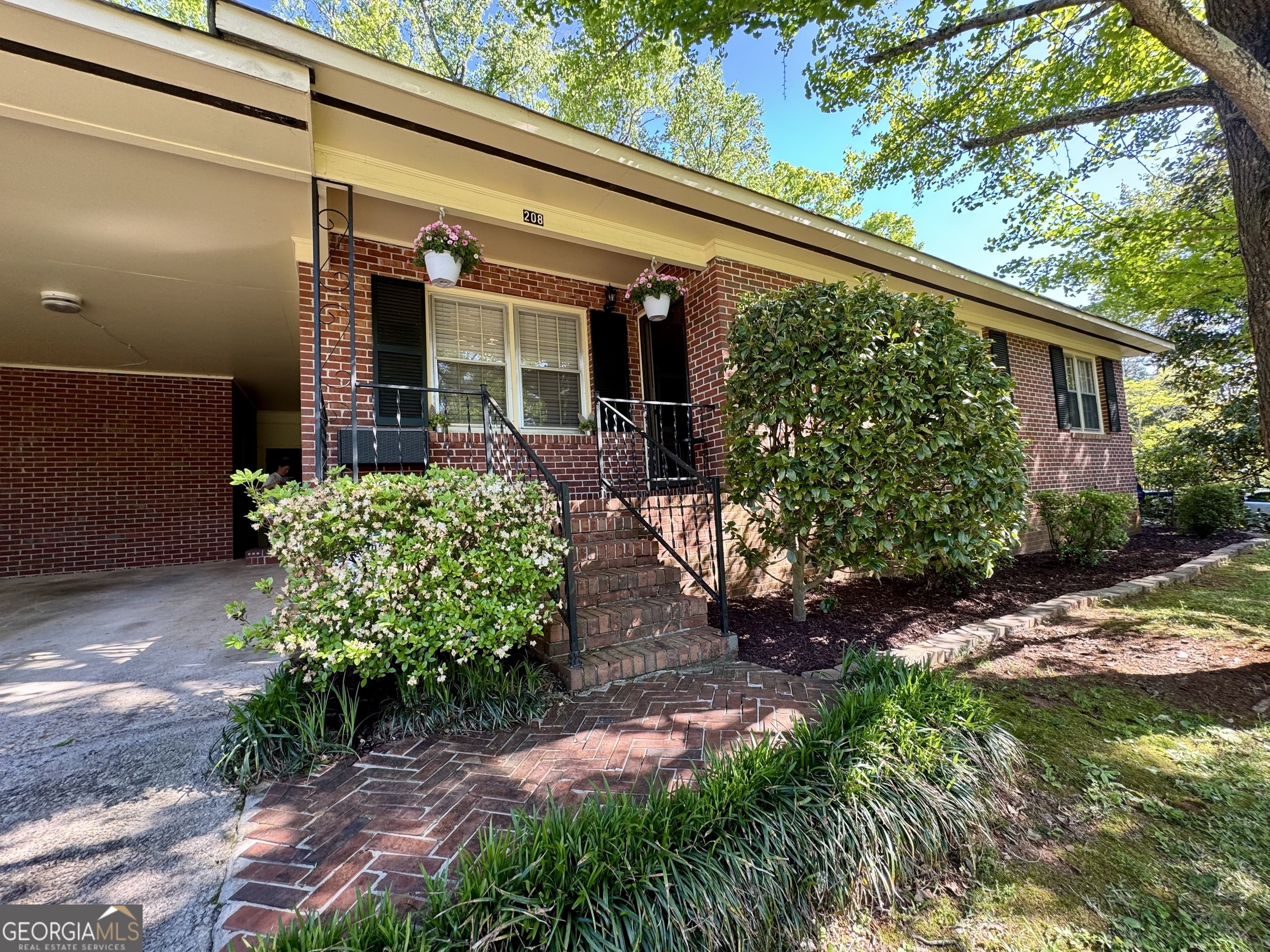 Property Photo: 208 Park Hill Drive GA 30241