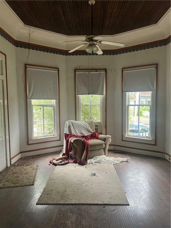Property Photo: 208 East Main Street LA 71483