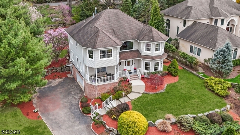 Property Photo: 1 Greenbriar Rd NJ 07424