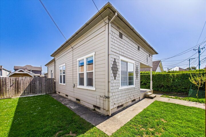 Property Photo:  645 7th Street  CA 95540 