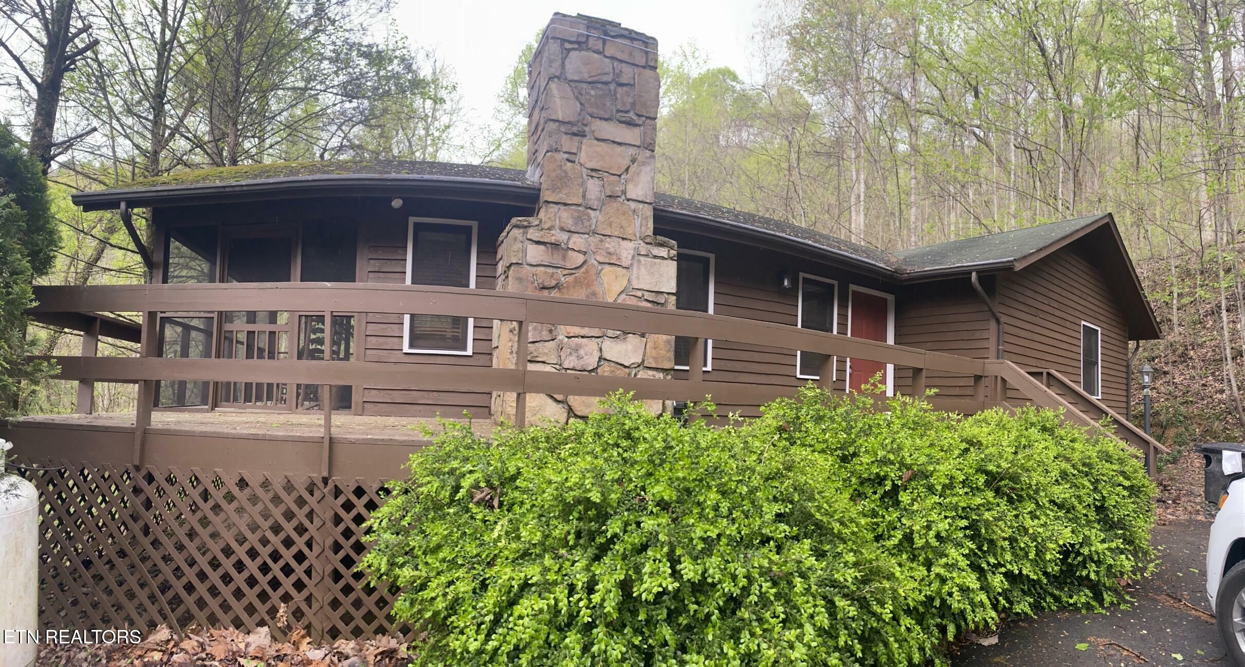 Property Photo: 2744 Black Walnut Flats Rd TN 37862