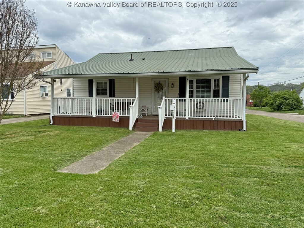 Property Photo:  2224 Monroe Avenue  WV 25177 