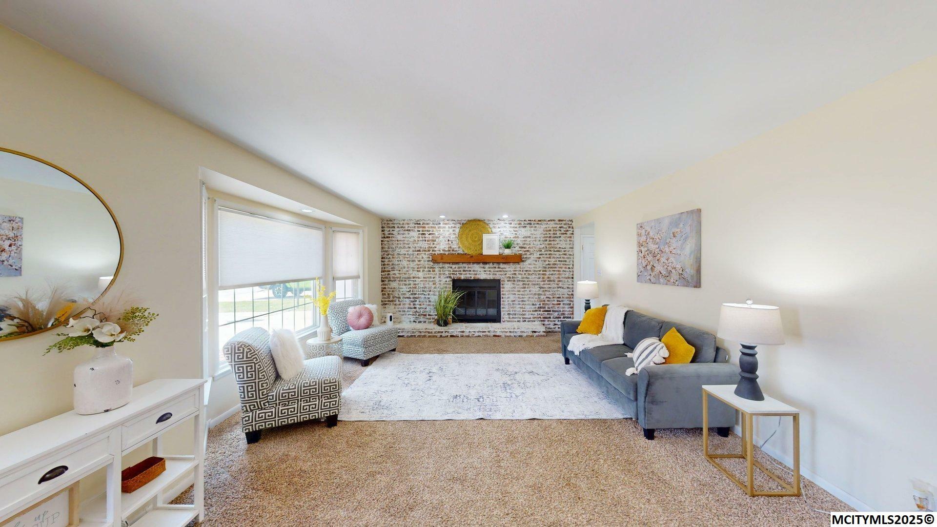 Property Photo: 251 Parkridge Dr IA 50401
