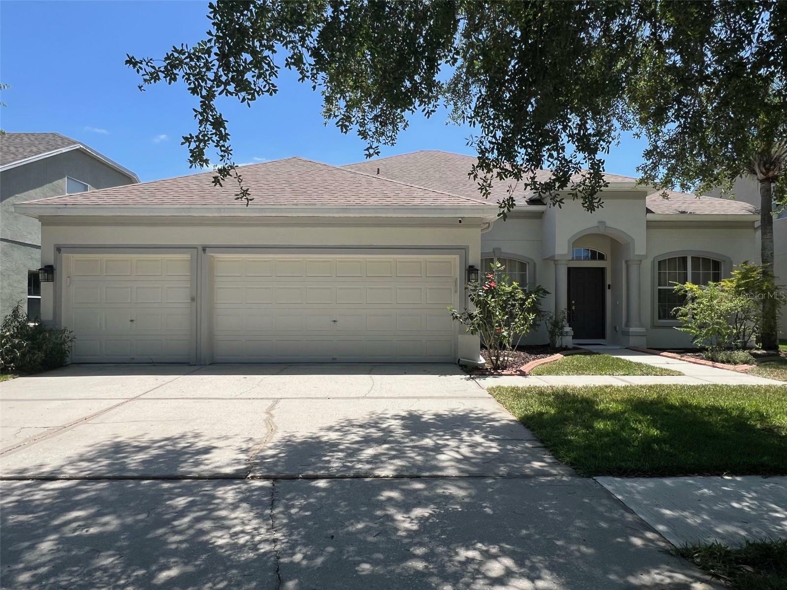 Property Photo: 11716 Summer Springs Drive FL 33579