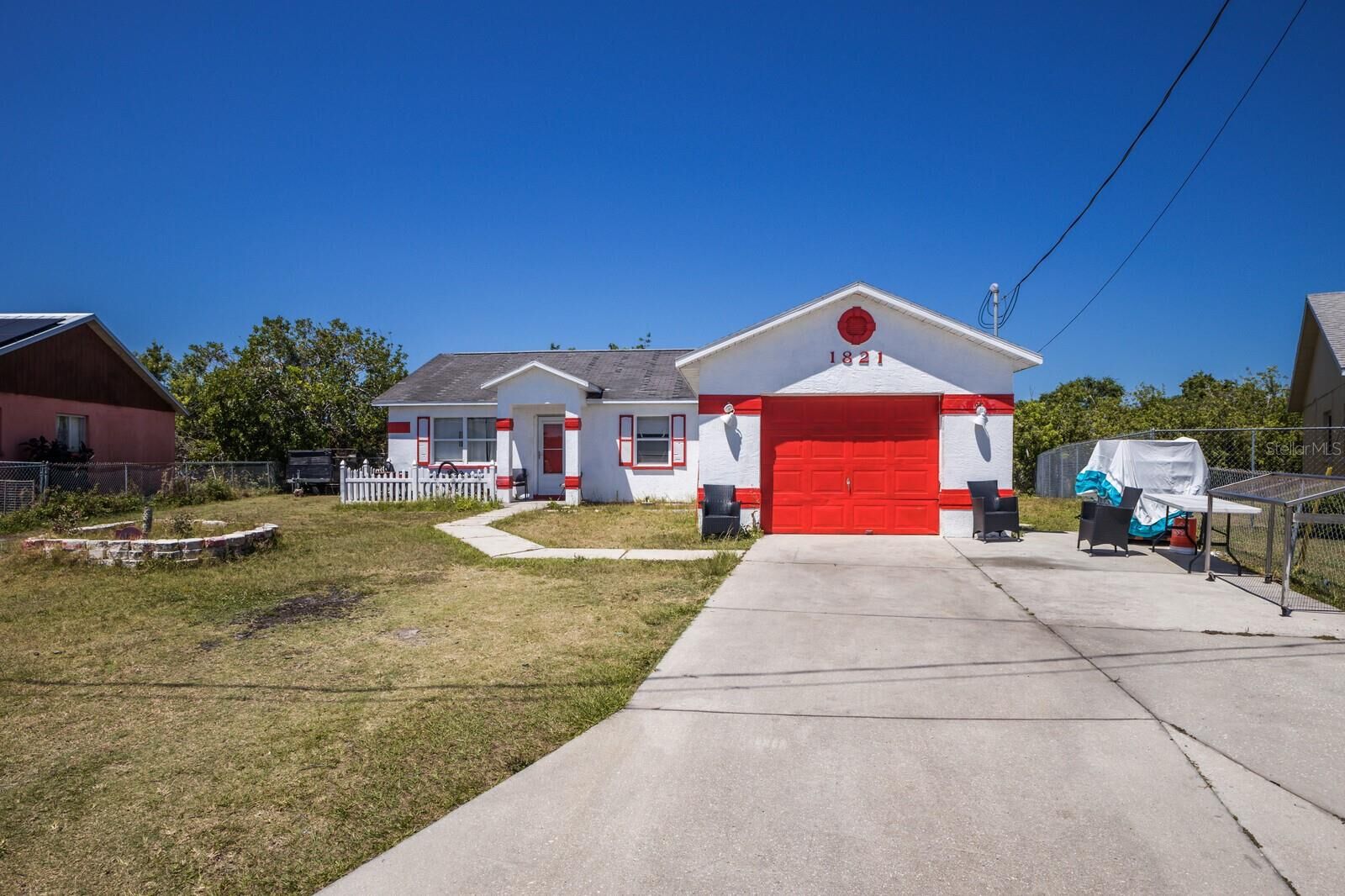 Property Photo: 1821 16th Avenue E FL 34208
