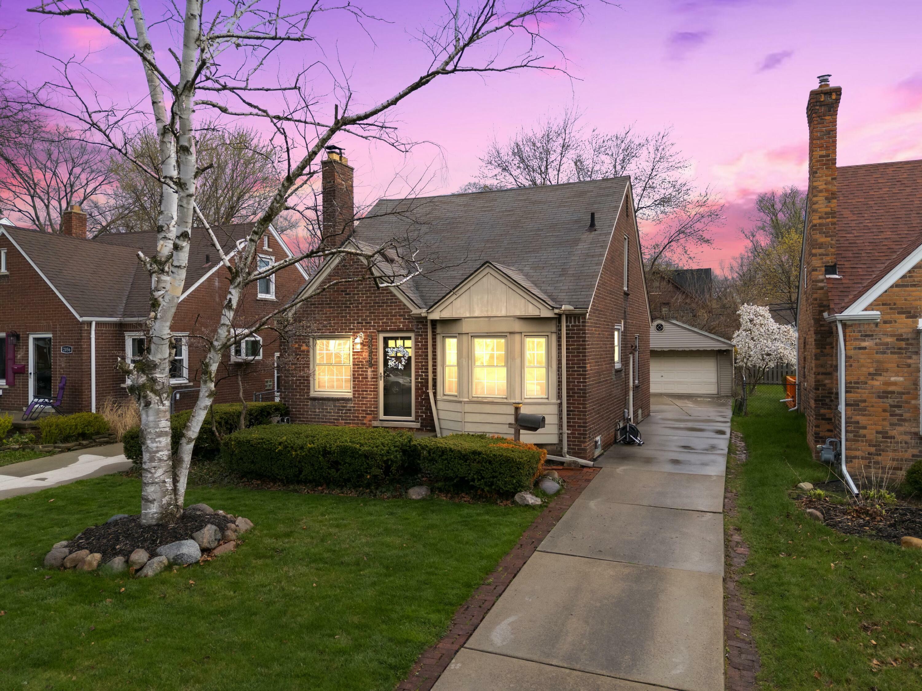 Property Photo: 2048 Anita Avenue MI 48236