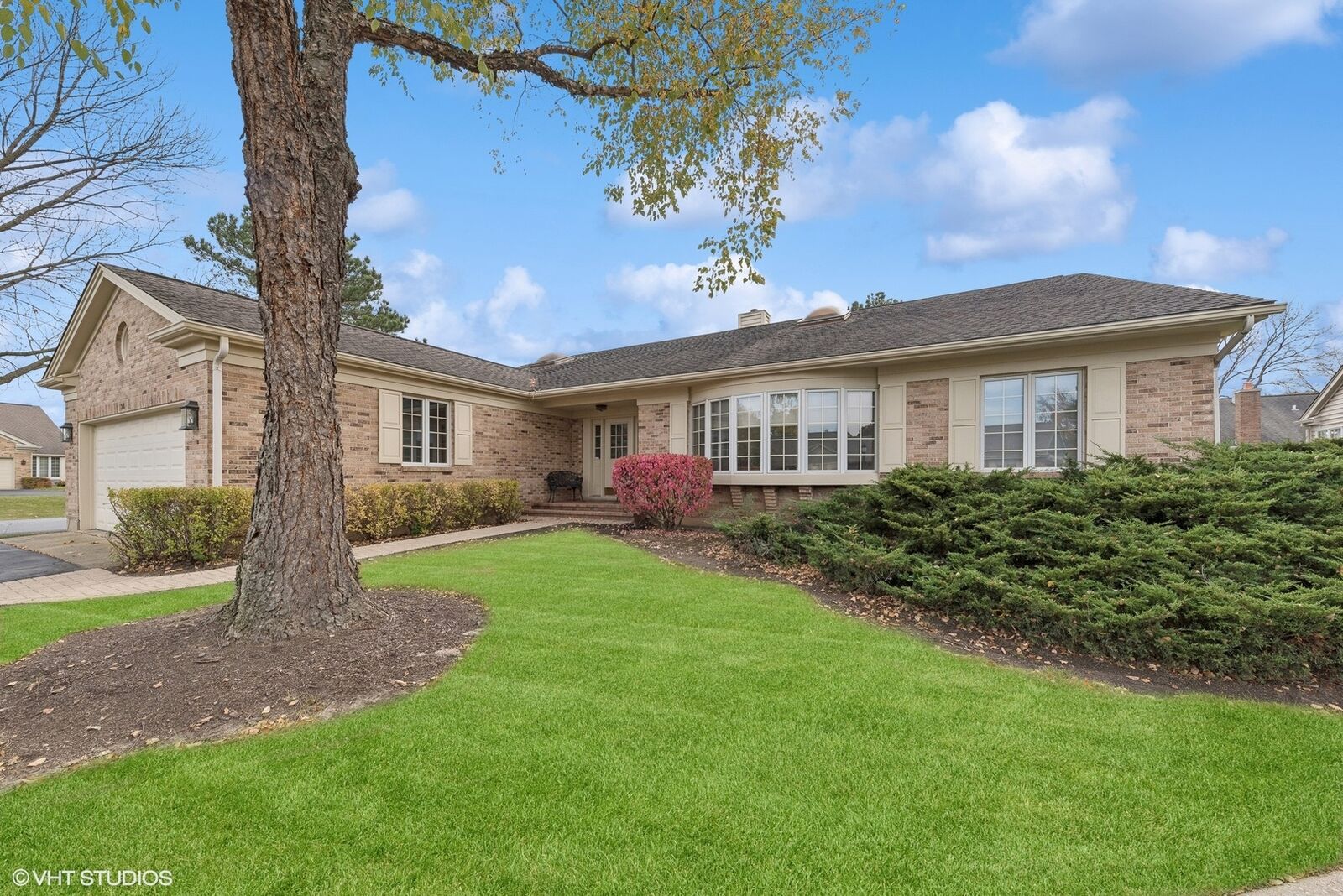 Property Photo:  134 Crichton Lane  IL 60067 