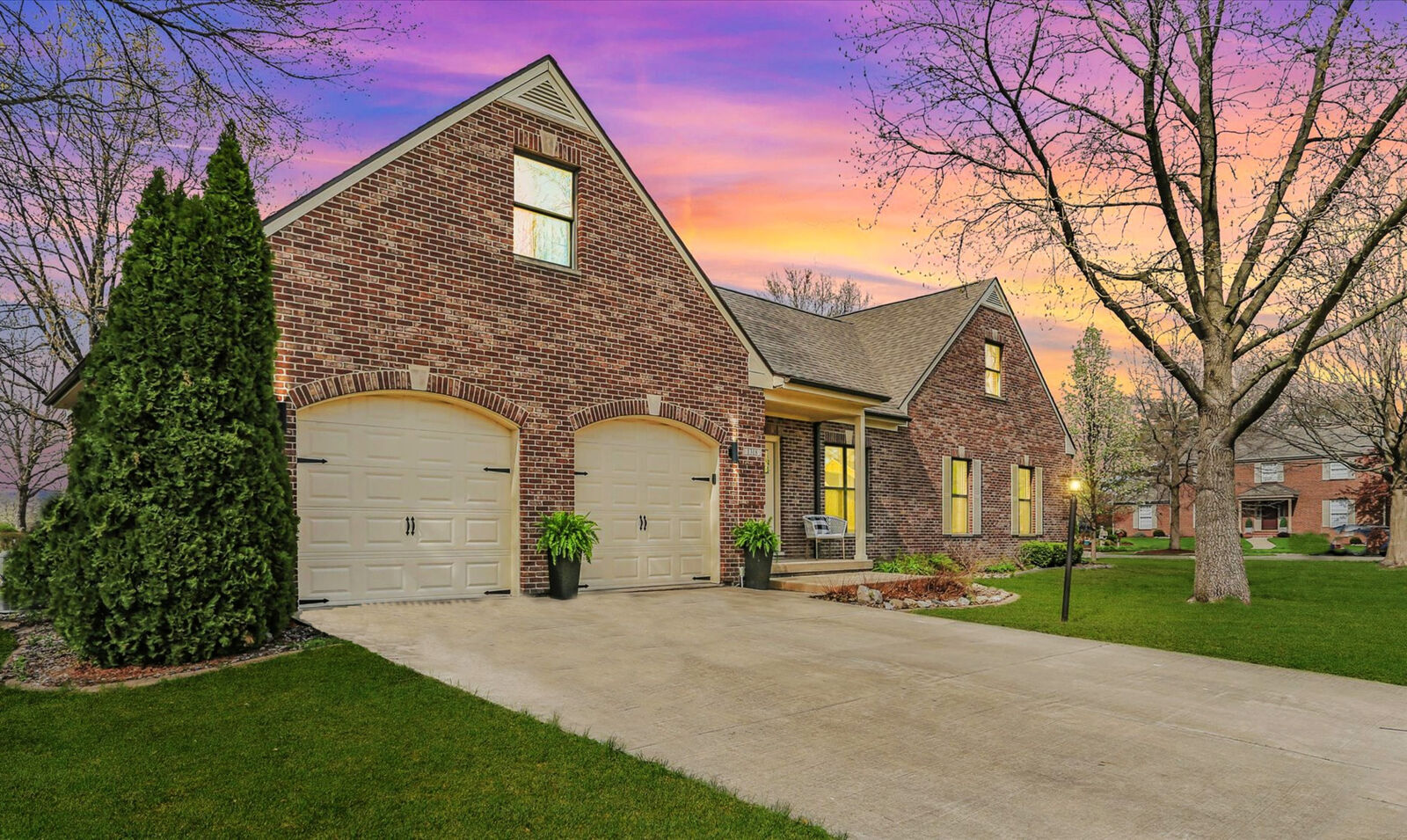 Property Photo:  1318 Broadmoor Drive  IL 61821