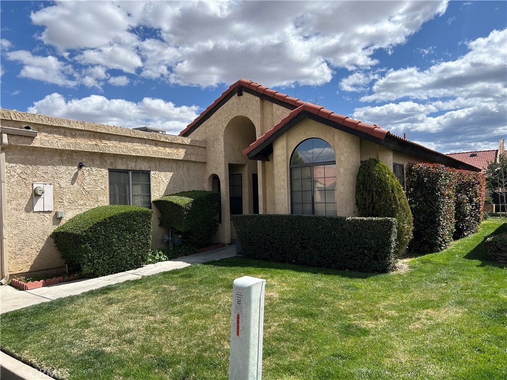 Property Photo: 19139 Elm Drive CA 92308