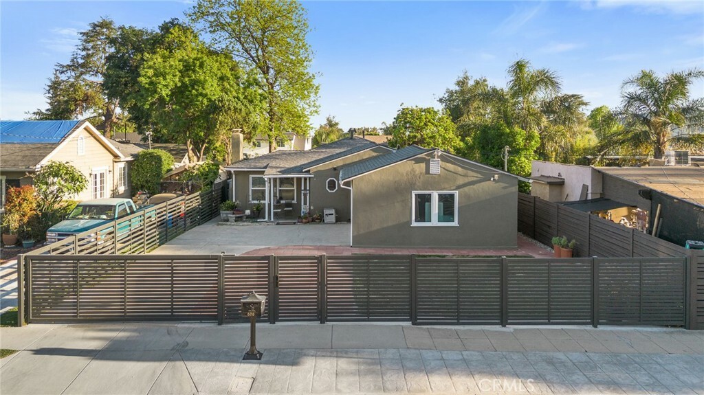 Property Photo: 608 Stonehurst Drive CA 91001