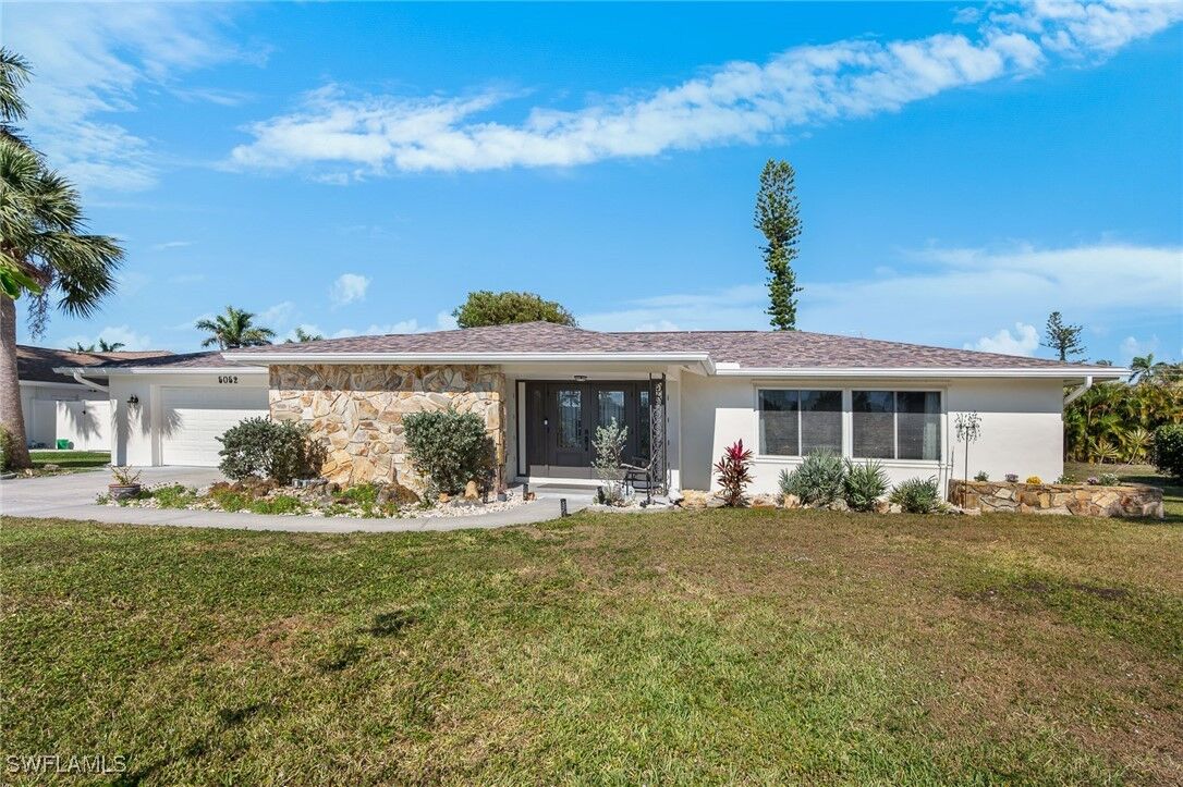 Property Photo:  5052 Fairfield Drive  FL 33919 