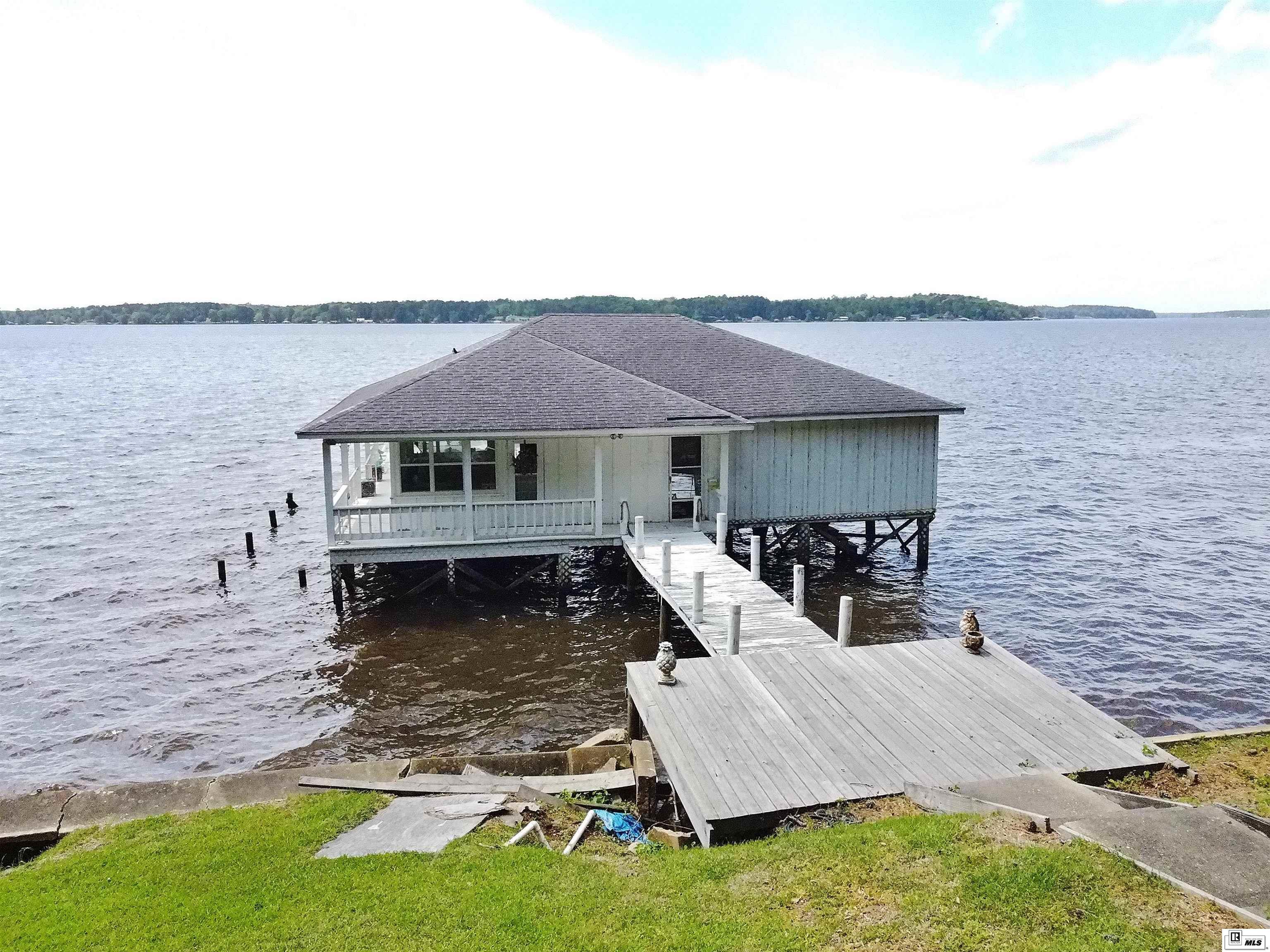 Property Photo: 200 Pinewoods Road LA 71241