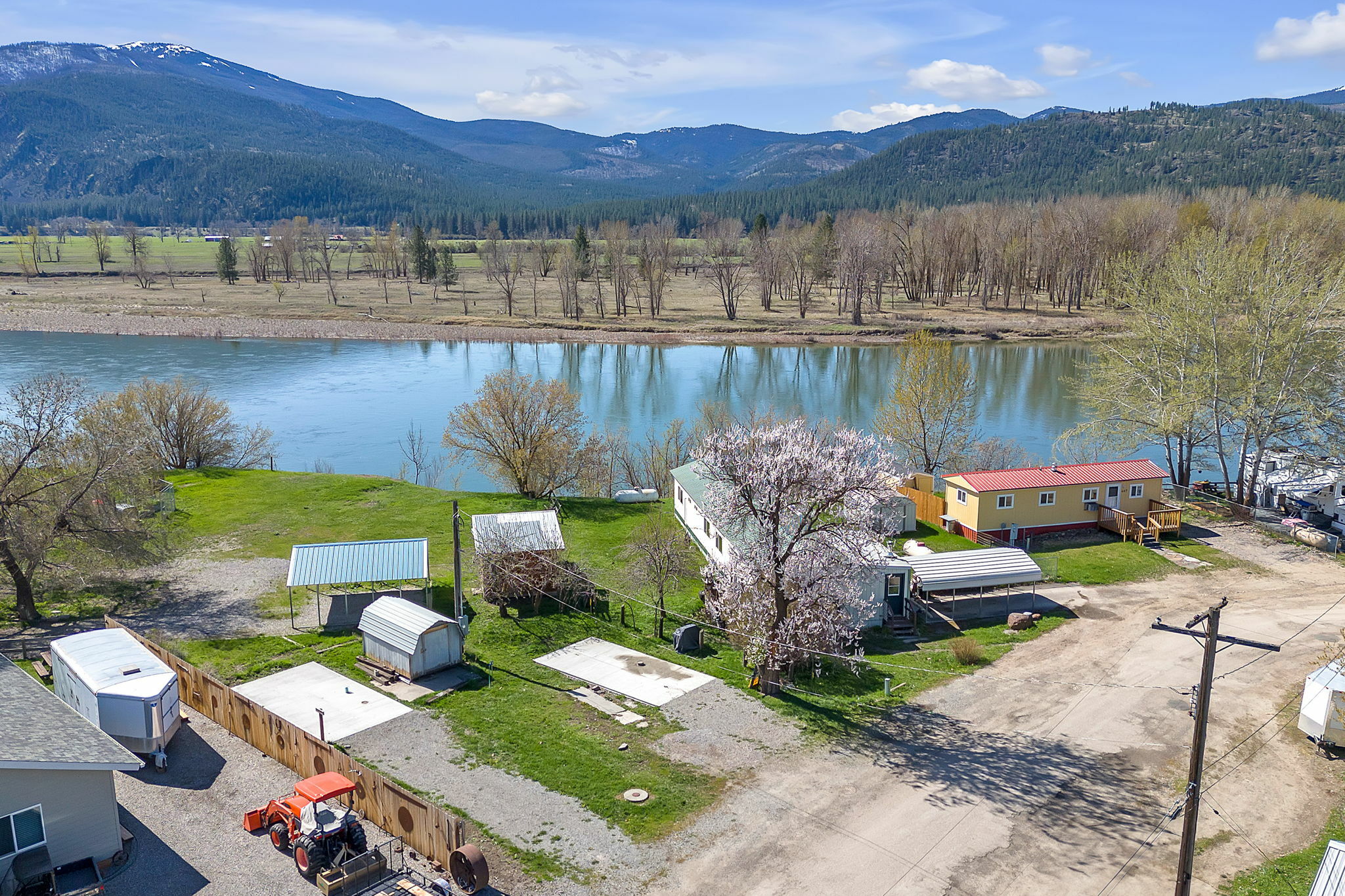 Property Photo: 403 And 405 Hubbard Street MT 59859