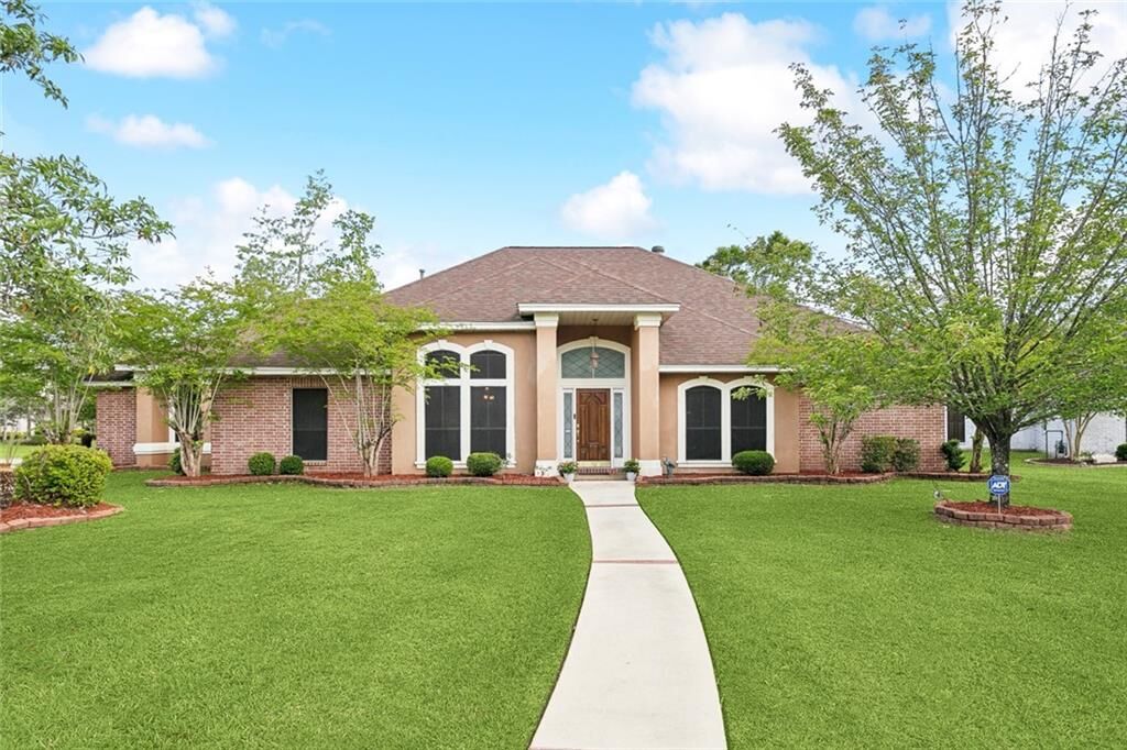 Property Photo: 102 Byron Court LA 70461
