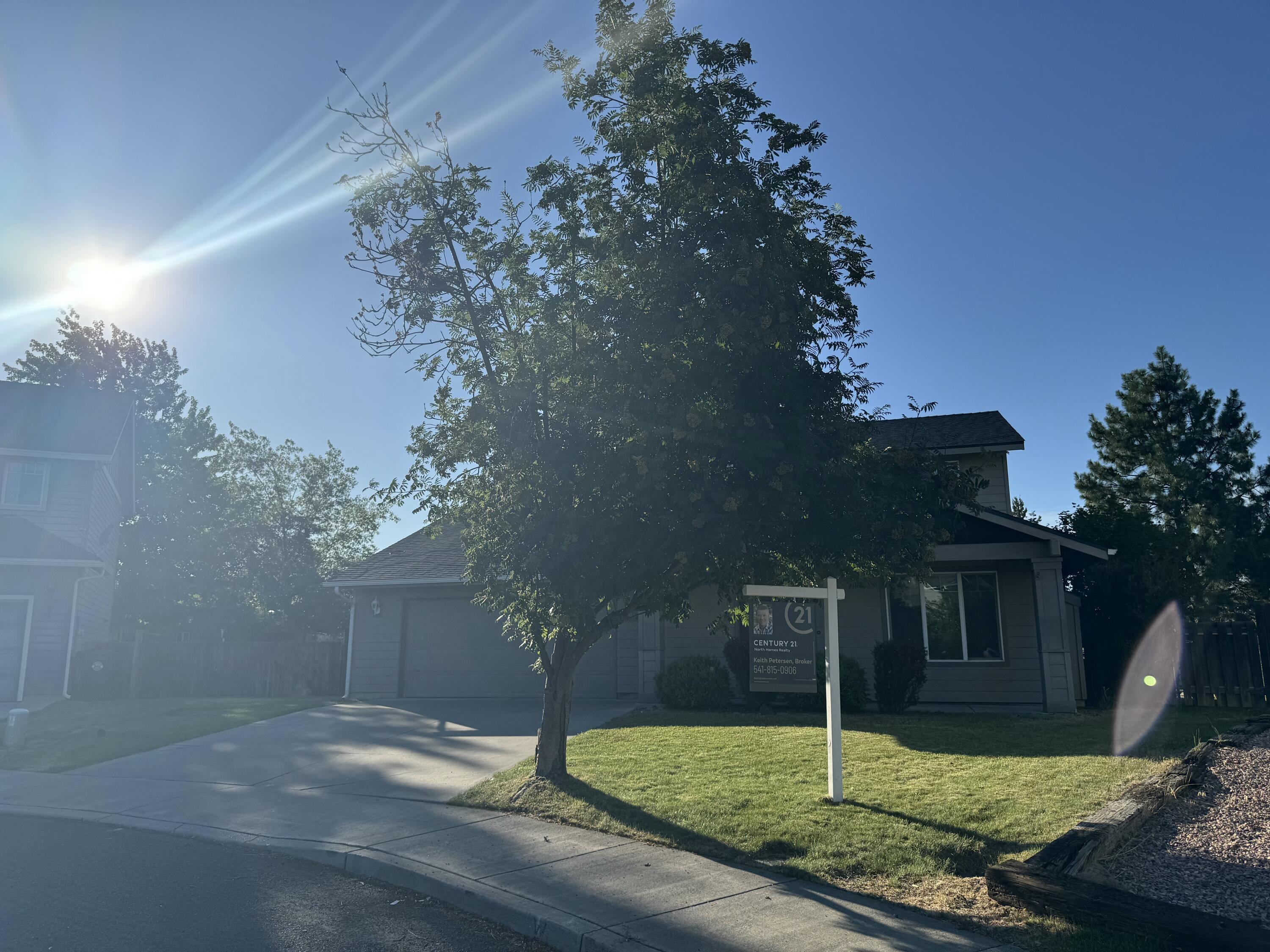 Property Photo: 2415 NW Antler Court OR 97756