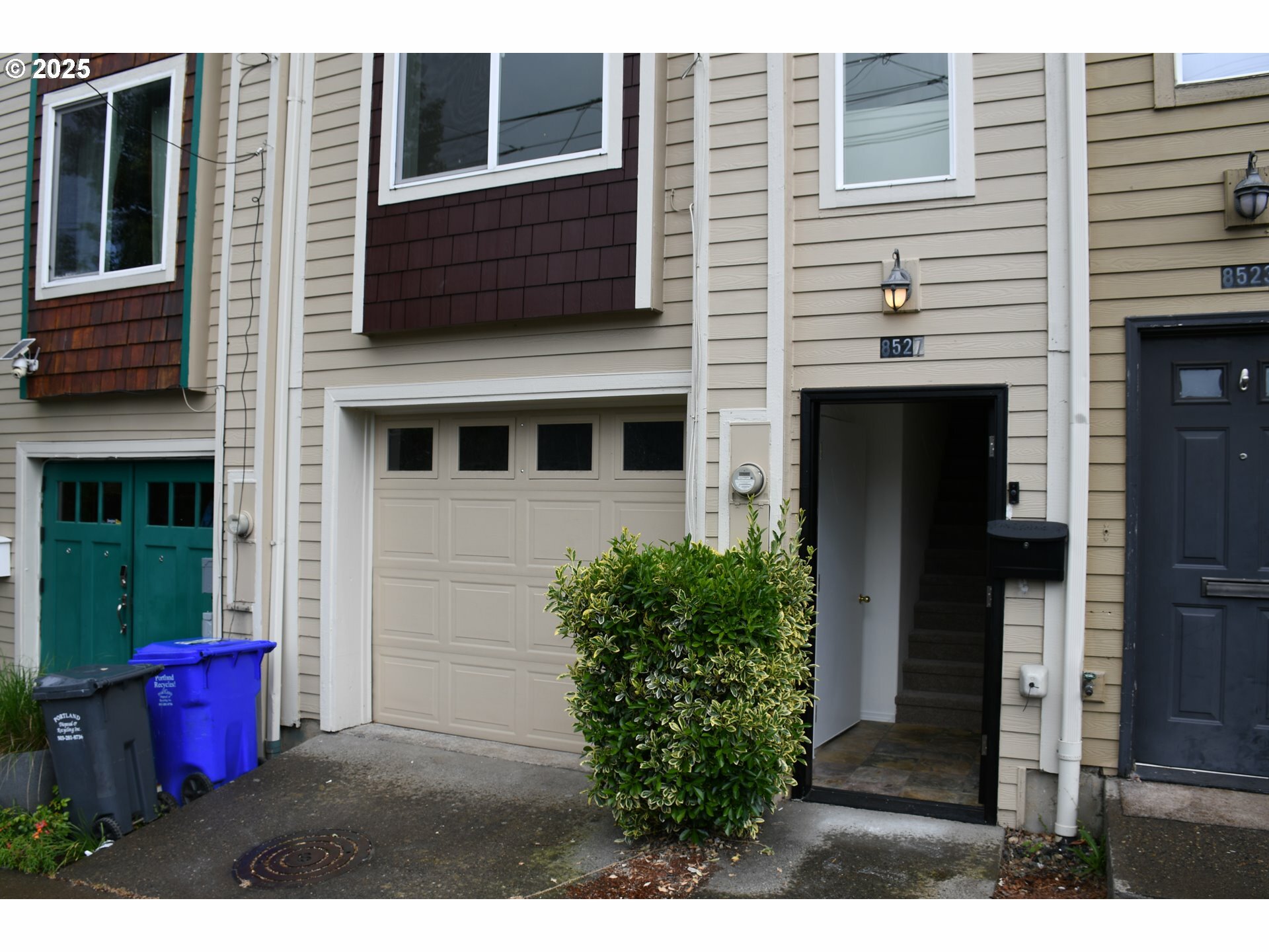 Property Photo: 8527 N Princeton St OR 97203