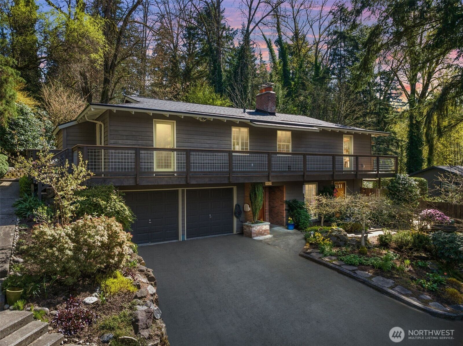 Property Photo: 16420 76th Court NE WA 98028