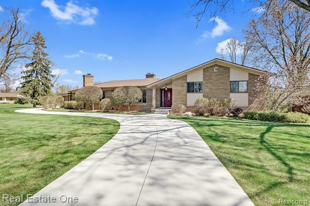 Property Photo: 31896 Staman Circle MI 48336