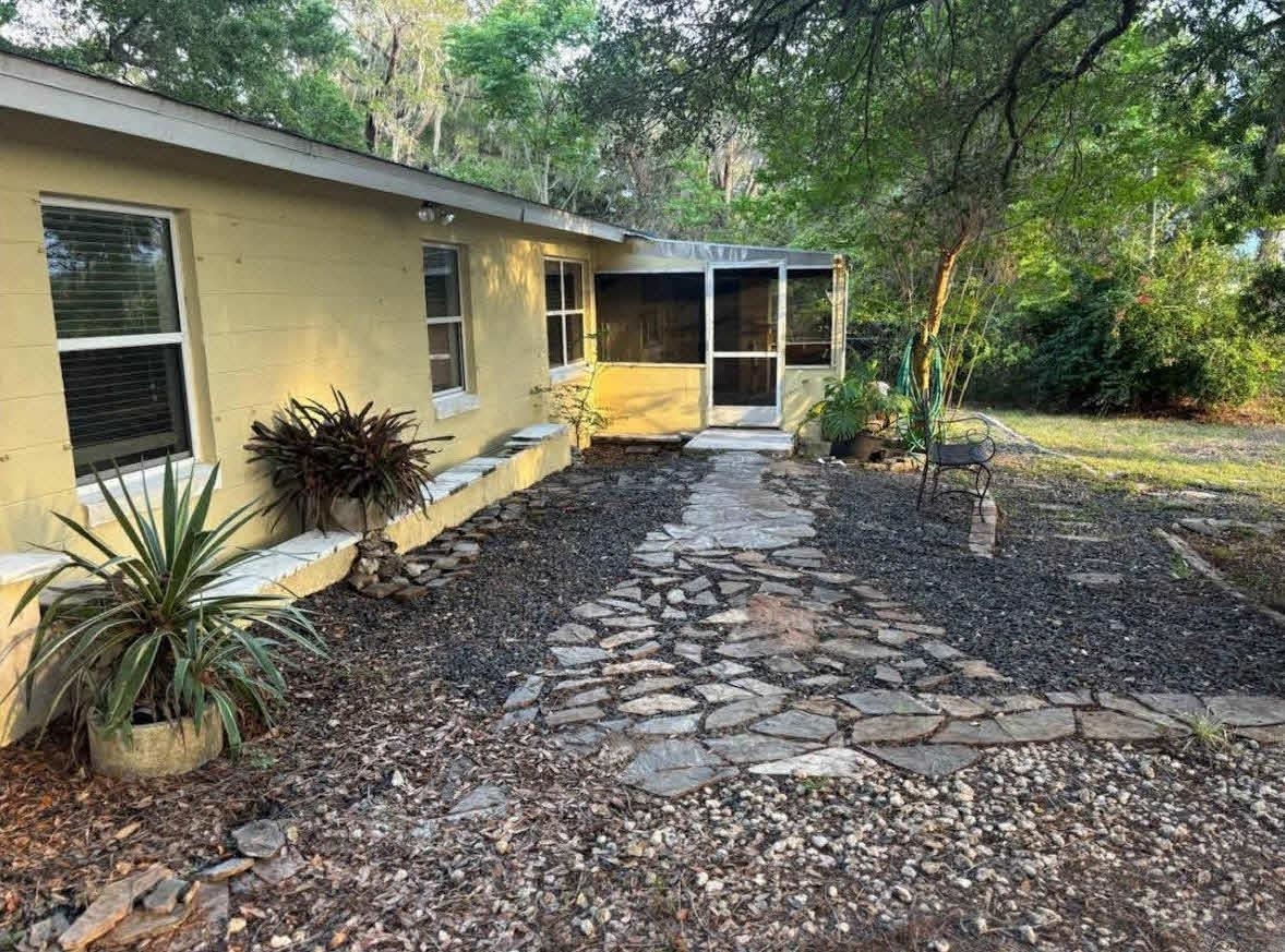 Property Photo: 16325 SE 134th Ct FL 32195