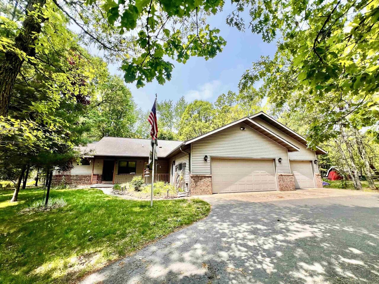 Property Photo:  489 Sir Winston Trail  WI 54457 