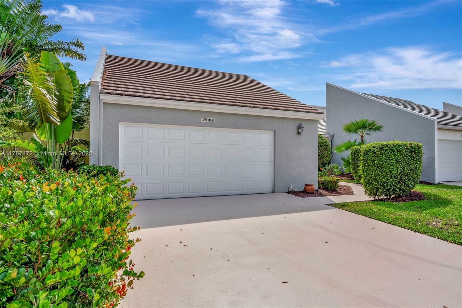 Property Photo: 17068 Traverse Cir FL 33477