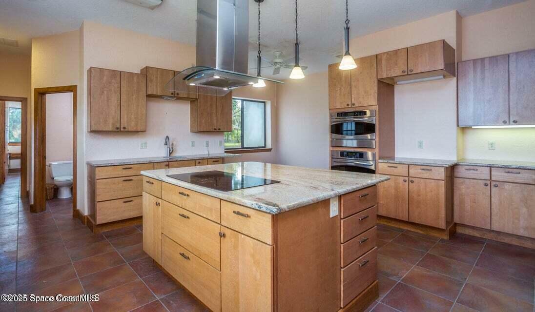 Property Photo: 1437 N Tropical Trail FL 32953