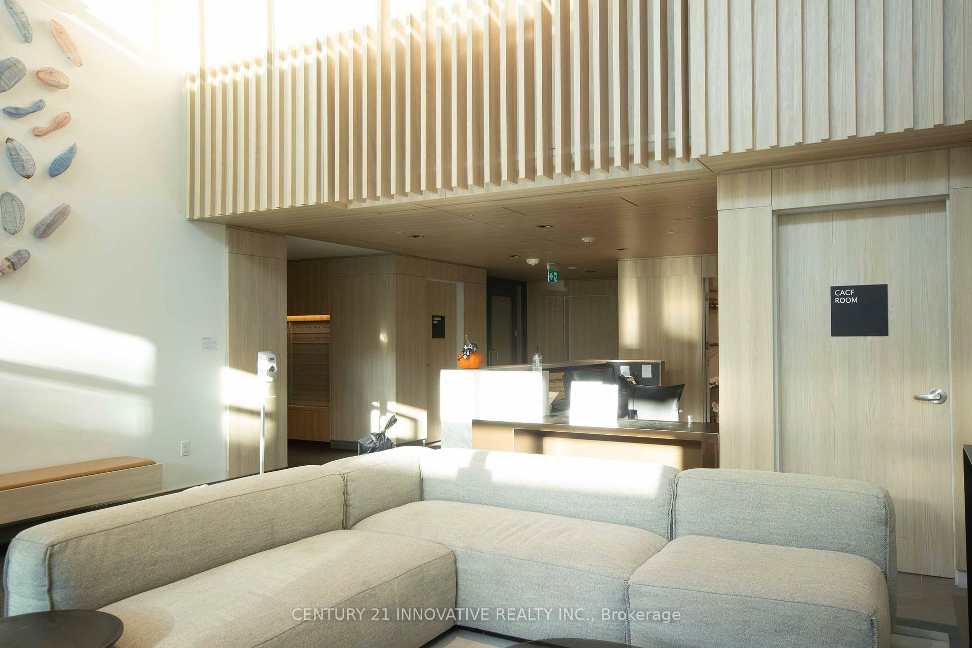 Photo de la propriété: 225 Sumach Street 1702 ON M5A 0P8