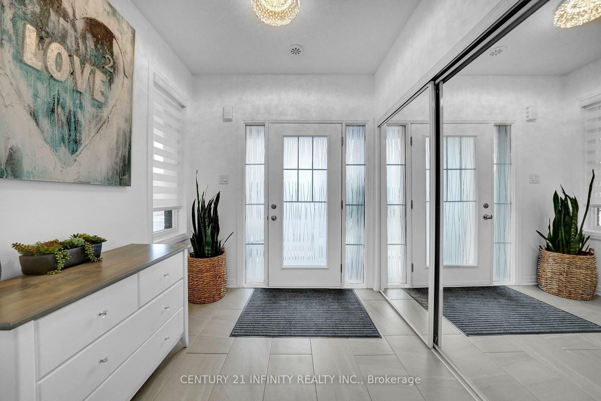 Property Photo: 30 King William Way ON L1C 7E8