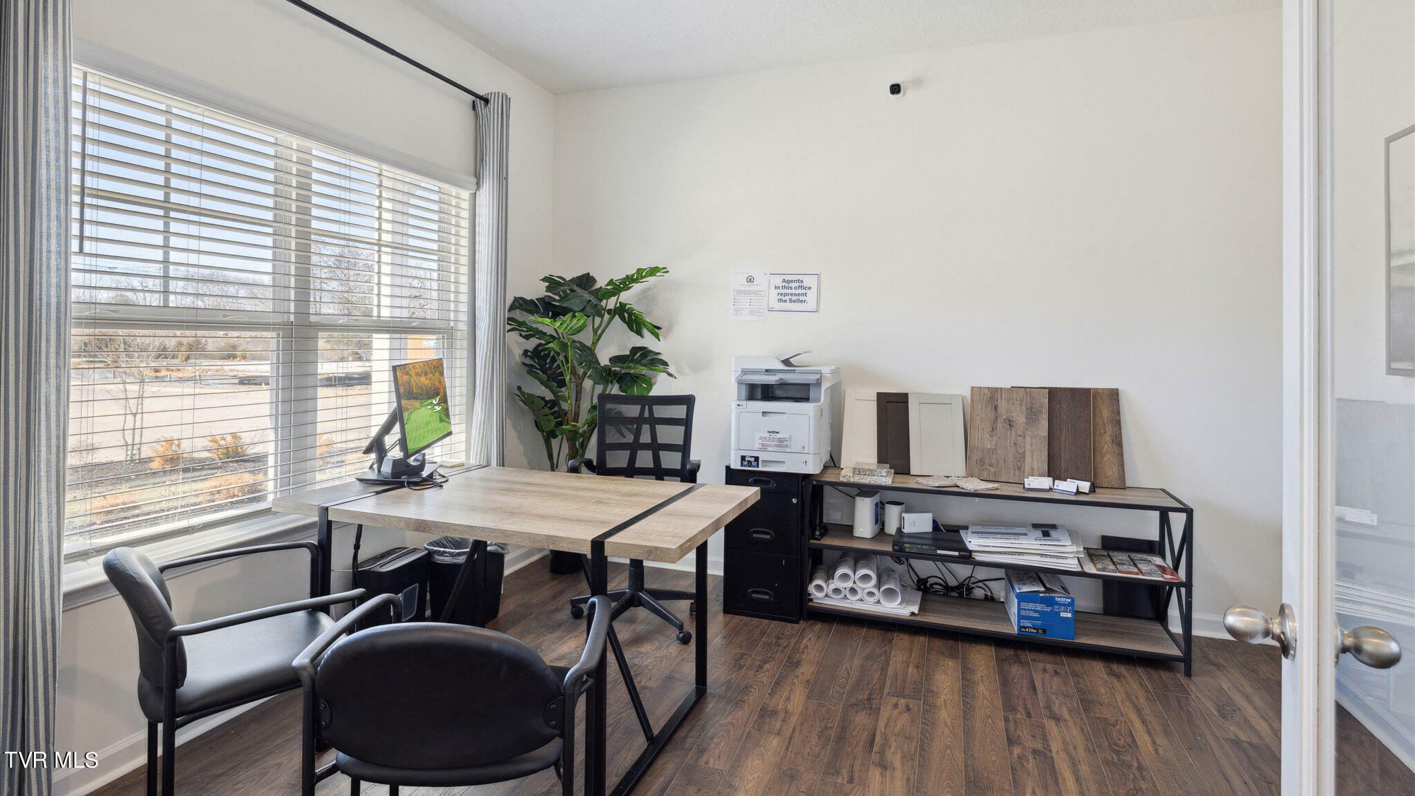 Property Photo: 809 Pinhoti Street TN 37604