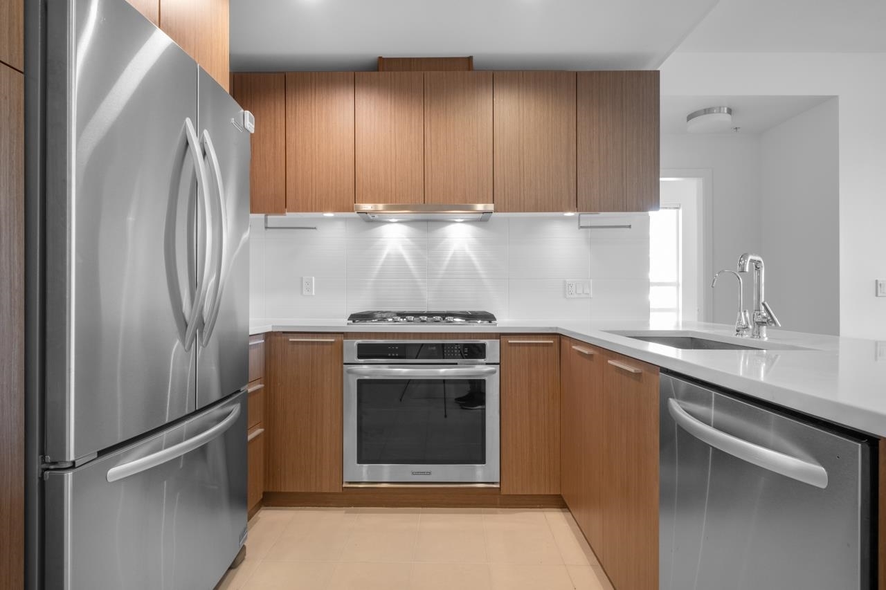Property Photo: 6033 Gray Avenue Ph6 BC V6S 0G3