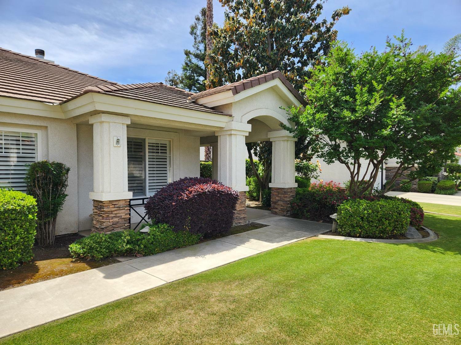 Property Photo: 8707 Beau Maison Way CA 93311