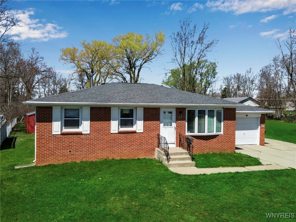 Property Photo: 67 Greenmeadow Drive NY 14224