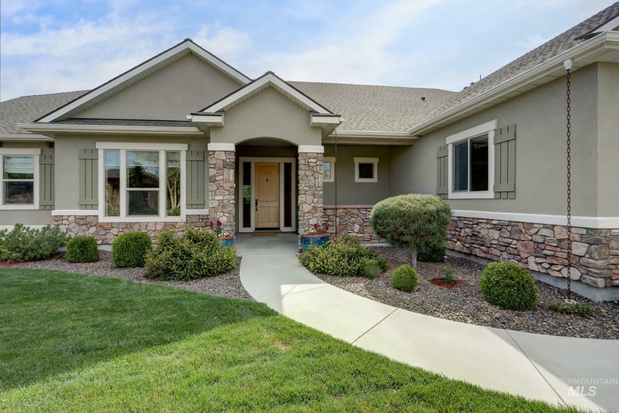 Property Photo: 1856 N Livorno Way ID 83616-5228