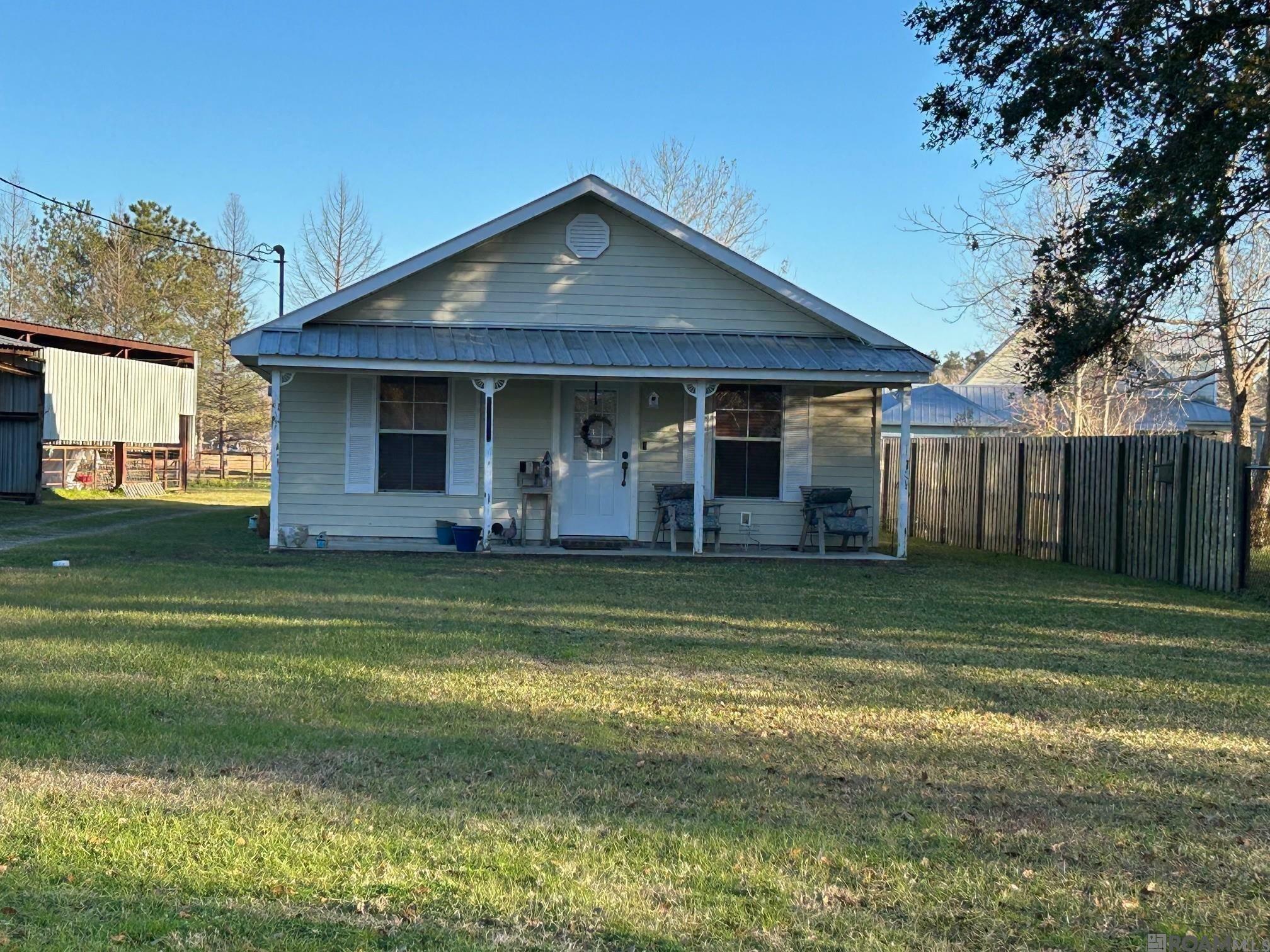 Property Photo: 18800 Aucoin Ln LA 70754
