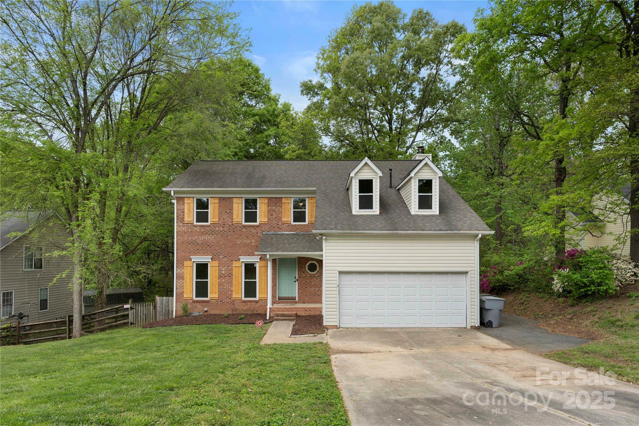 Property Photo: 1601 Running Brook Road NC 28214
