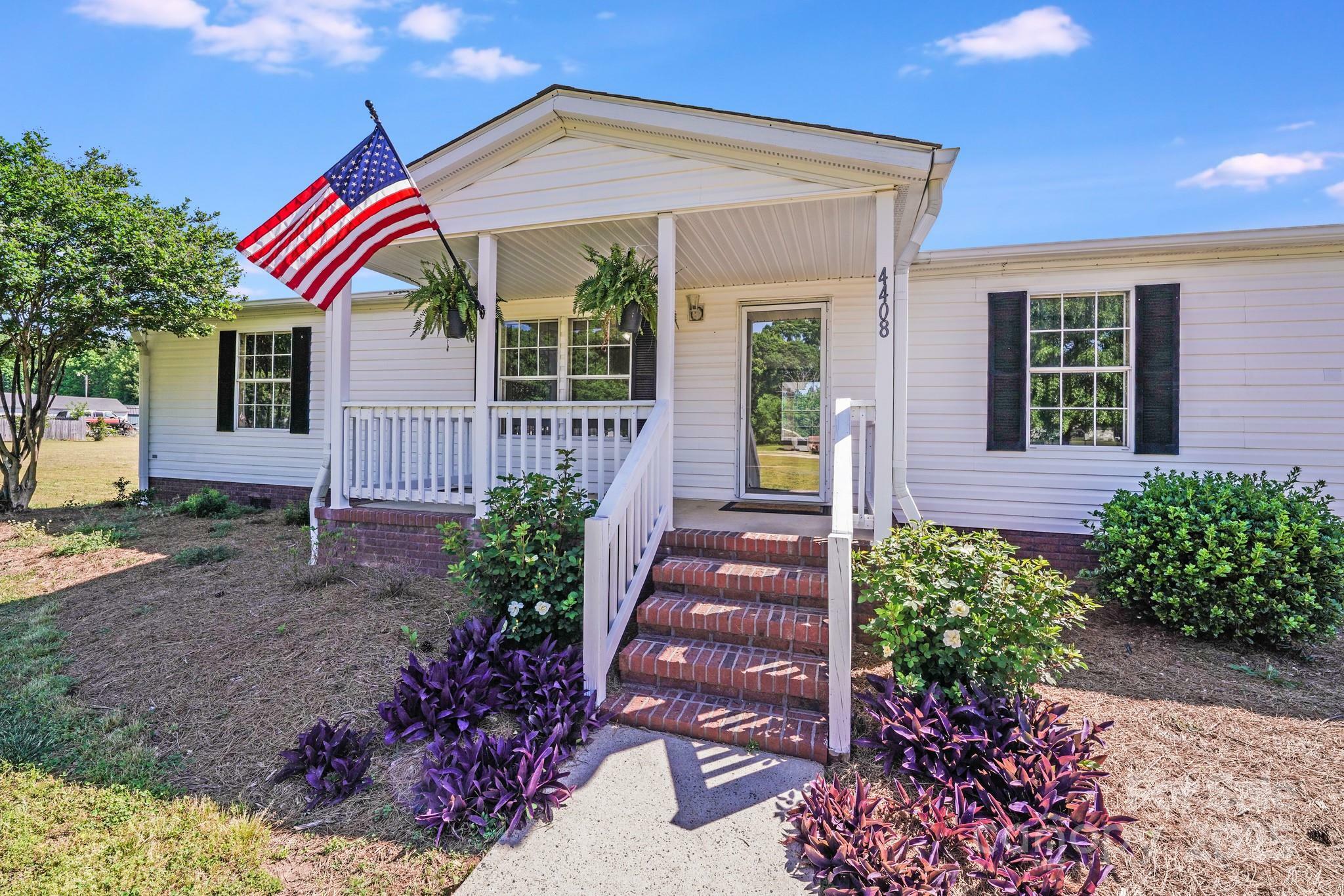 Property Photo: 4408 Robins Nest Road NC 28027