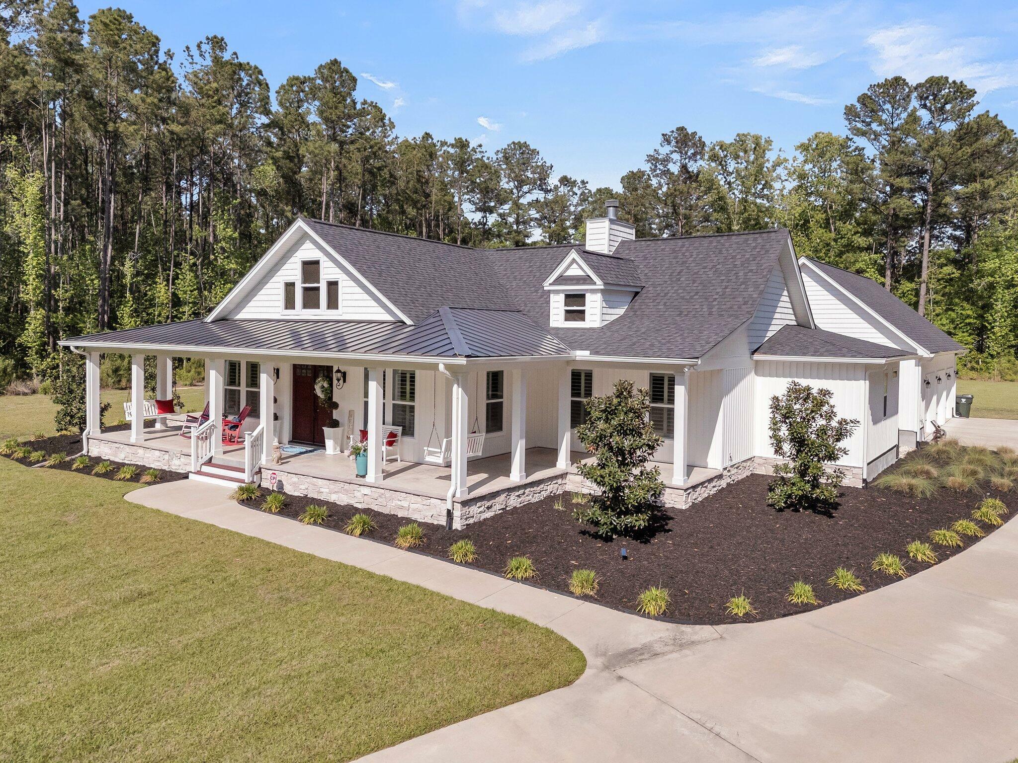 Property Photo: 1245 Saddlehorn Road SC 29486
